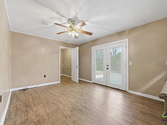 5th image of 223 Randy Cir