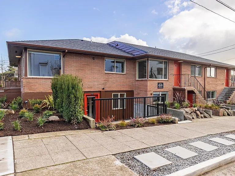 Ballard Seattle 3 Bedroom Apartment for Rent | In-Unit Laundry, Pet Friendly, Parking Available &... — Photo 15