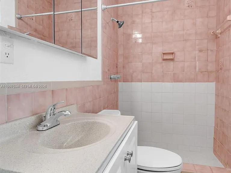 201 SW 51st Ct #3 — Photo 6