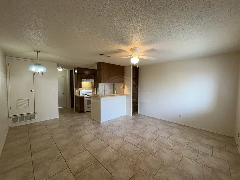 2210 Silverway, Killeen — Photo 3
