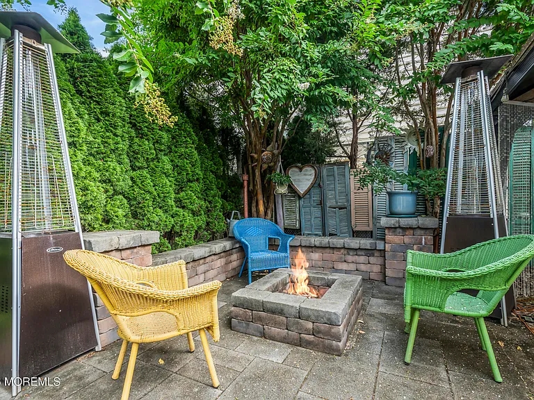 67 N Farragut Ave — Photo 44