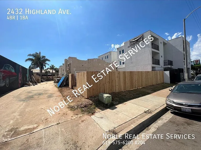 2432 Highland Ave — Photo 2