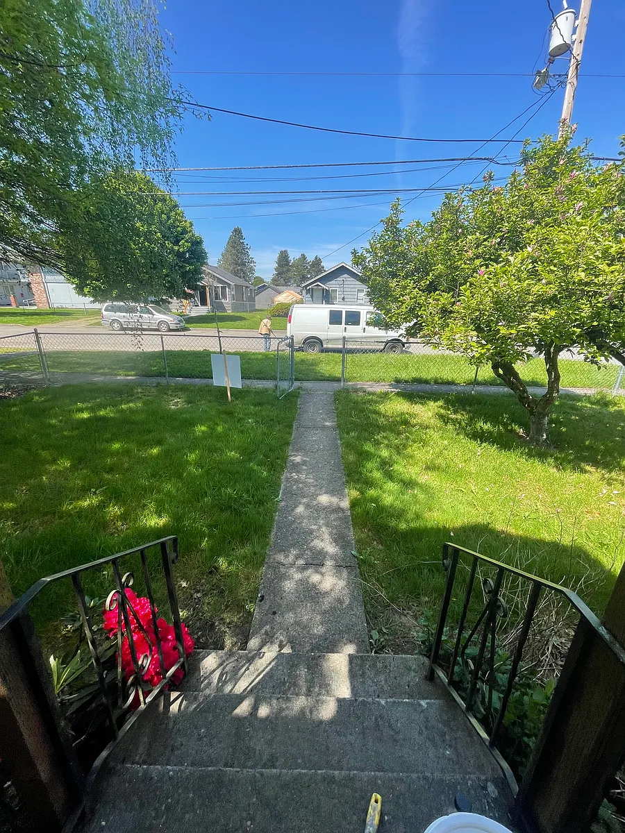 Building Photo - 970 8th Ave