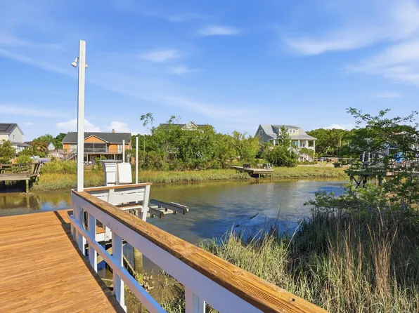 1682 Old Military Rd, Charleston, SC 29412