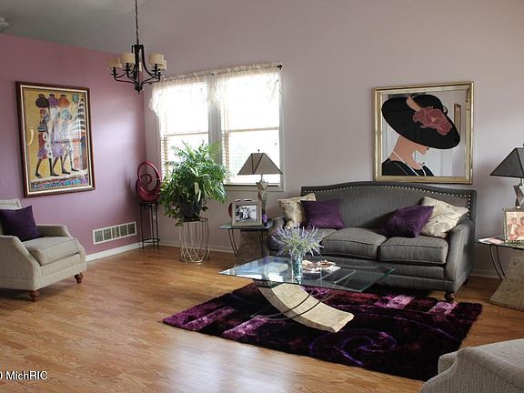 5th image of 2063 Glenn Canyon Dr SE