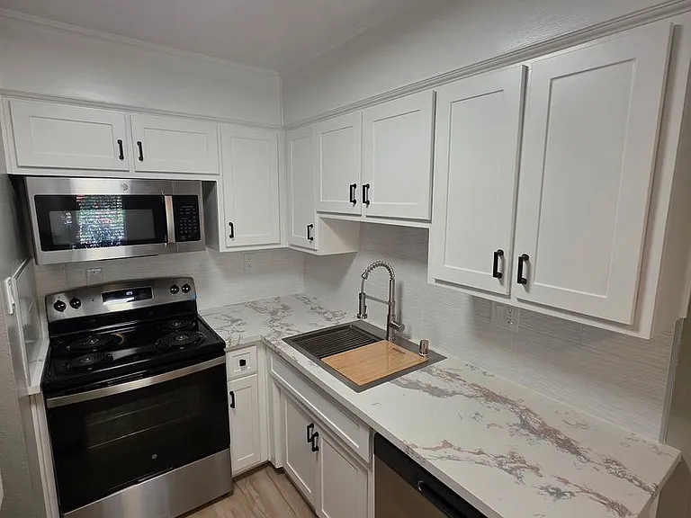Providence House Apartments — Photo 18