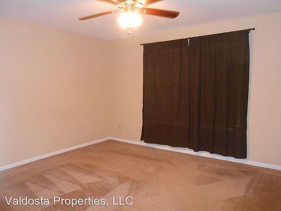 4th image of 2605 Wedgewood Dr #A