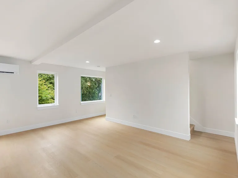 3207 NE 98th St — Photo 15