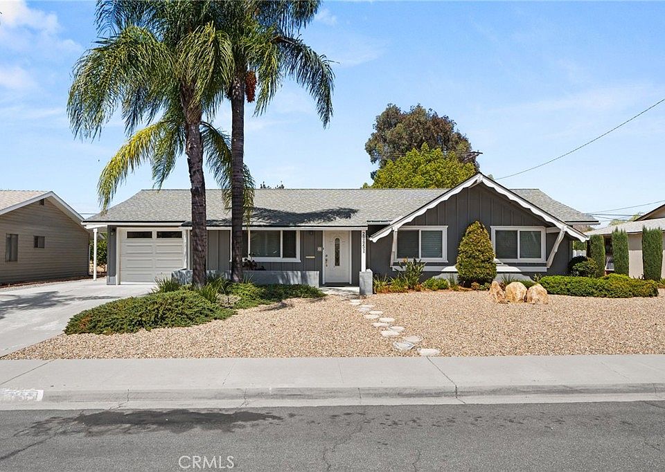 1st image of 28851 Thornhill Dr