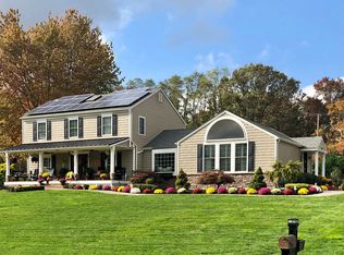 16 Crow Hill Ln, Freehold, NJ 07728