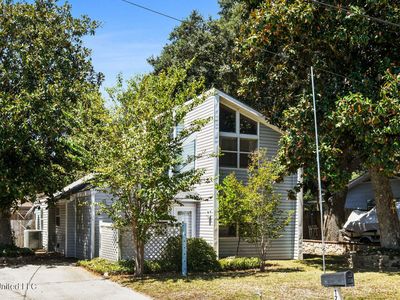 121 Edwards Ave, Pass Christian, MS, 39571