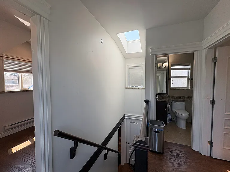 5772 Rhodes St — Photo 2