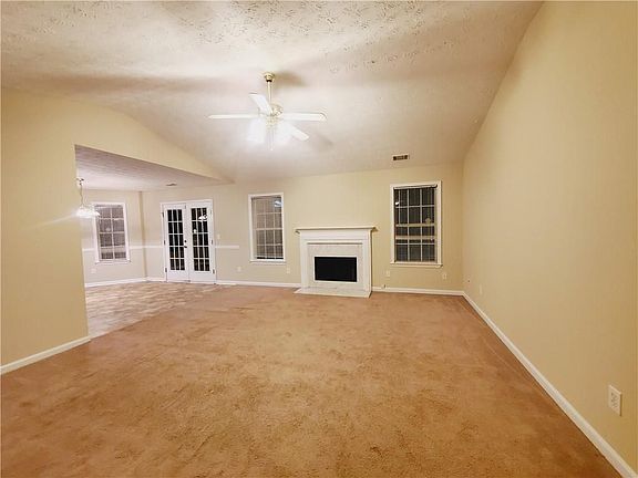 4th image of 295 Oak Hill Dr