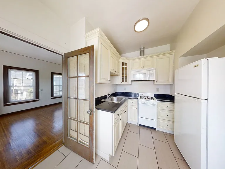 2817 College Ave — Photo 16