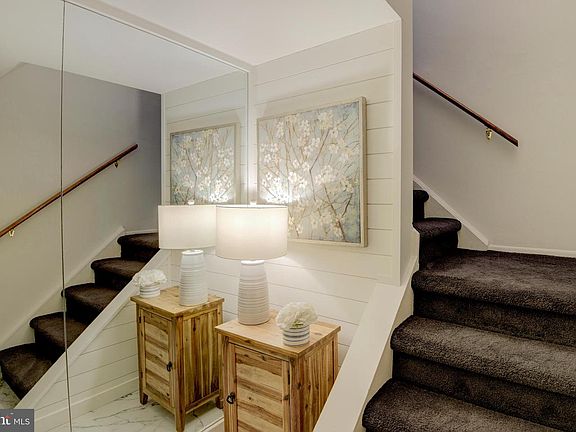 2nd image of 1210 Painters Xing #1210