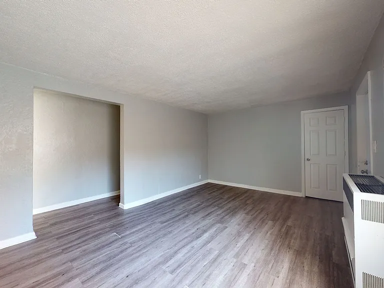 6625 Bancroft Ave — Photo 4