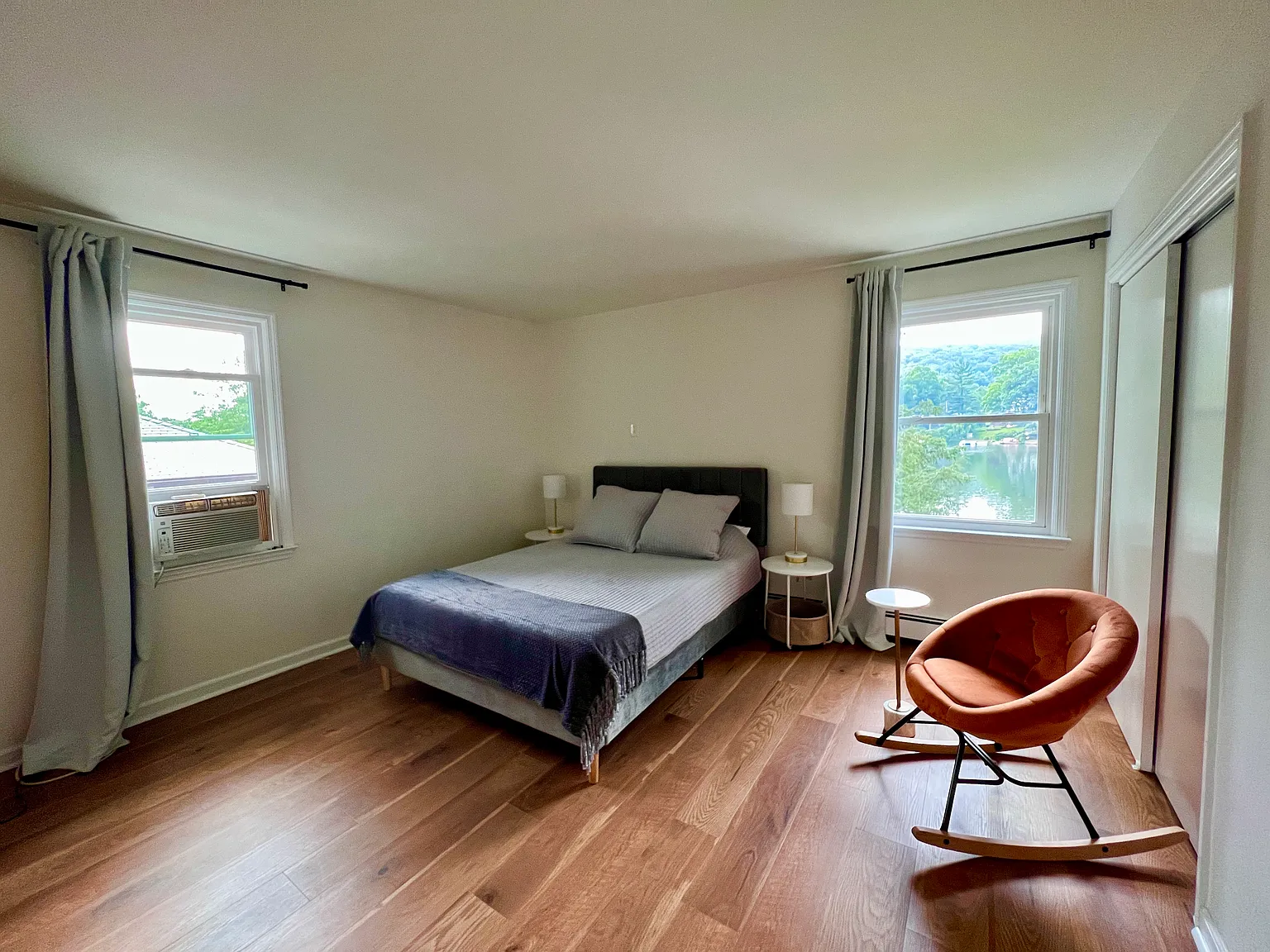 5 bed, 2000 sqft, $5,750 — Photo 4