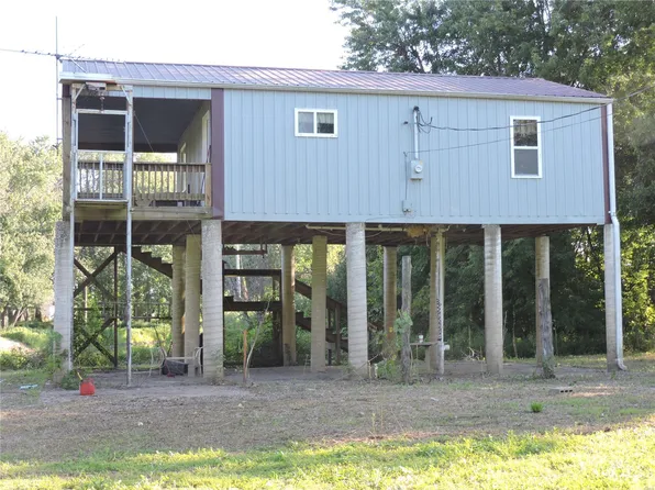 90 Park Dr, Elsberry, MO 63343