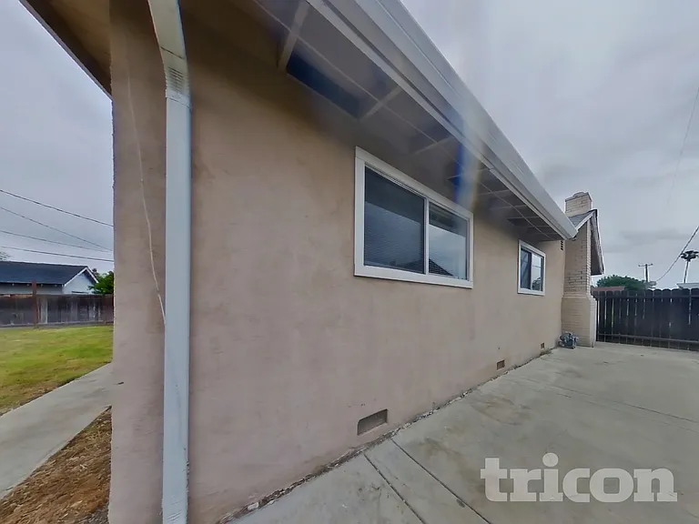 207 Roger St — Photo 12