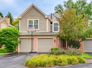9 Ashford Ct, Lincolnshire, IL 60069