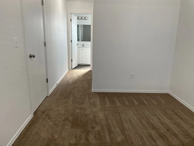713 3rd Ave NE — Photo 6