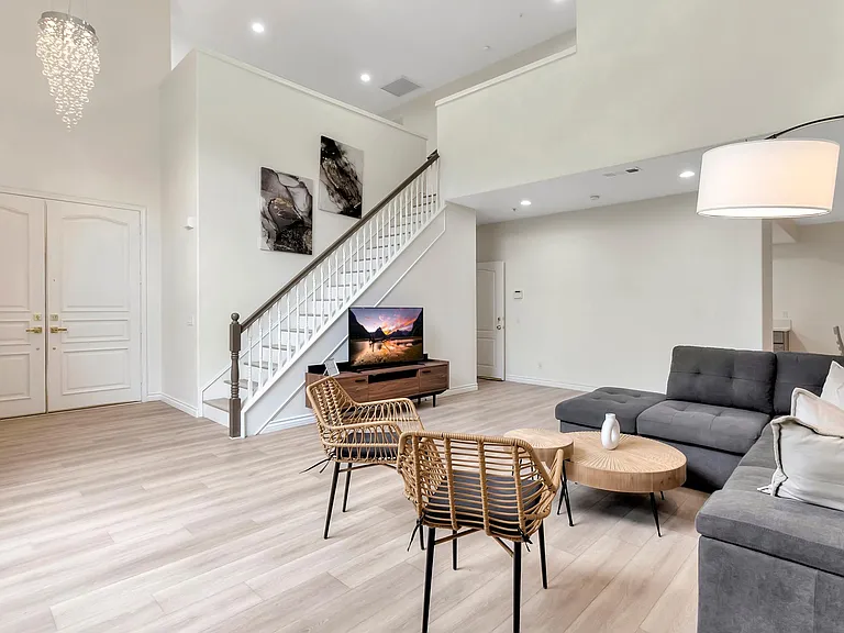 503 N Alhambra Ave — Photo 4