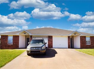 256/258 Graystone Cir, Centerton, AR 72719