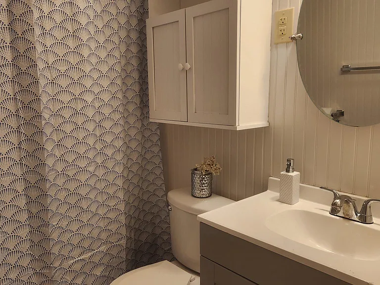 422 N Saint Paul St — Photo 12