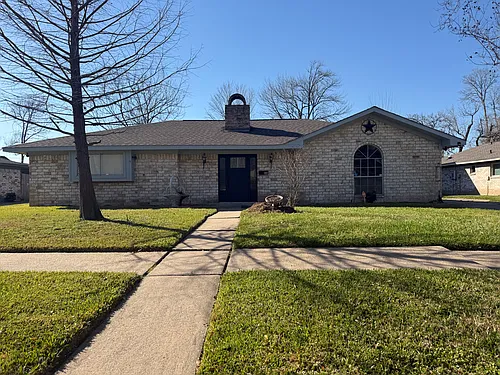 330 Ballantrae Ln Photo 1