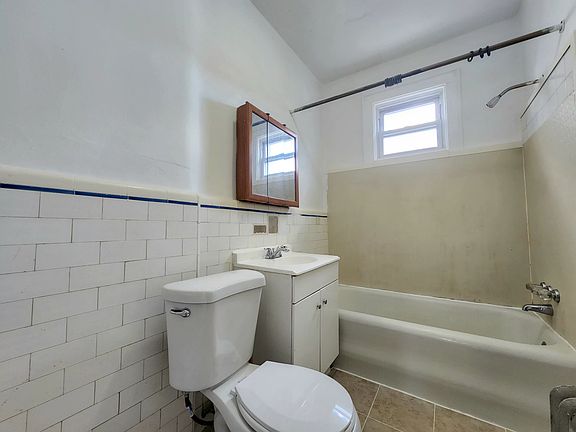 5th image of 10437 116th St