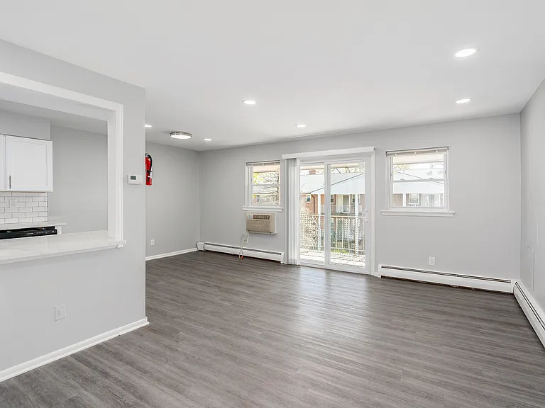 92 Oak St #C16 — Photo 12