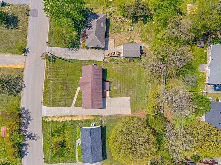 931 Poppy Dr — Photo 35