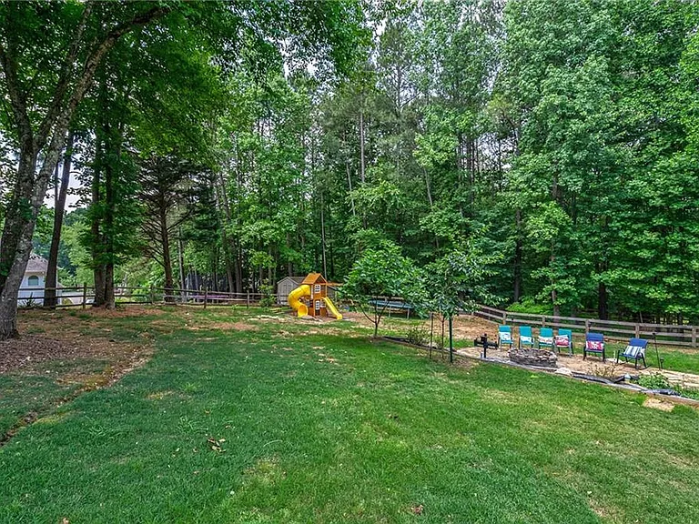 168 Highgrove Dr — Photo 58