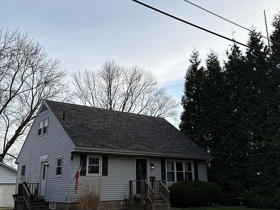 3rd image of 121 Hines St SW