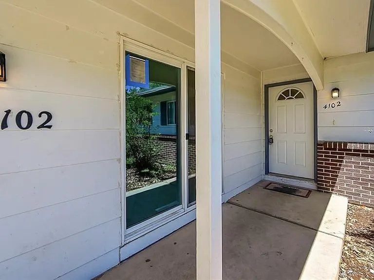 4102 Garrett Pl — Photo 3