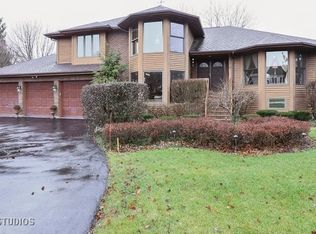 210 North Trl, Hawthorn Woods, IL 60047