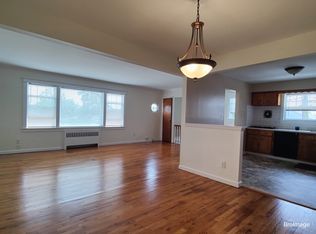 (Undisclosed Address), Whitestone, NY 11357