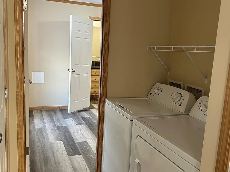 625 15th St SE — Photo 91