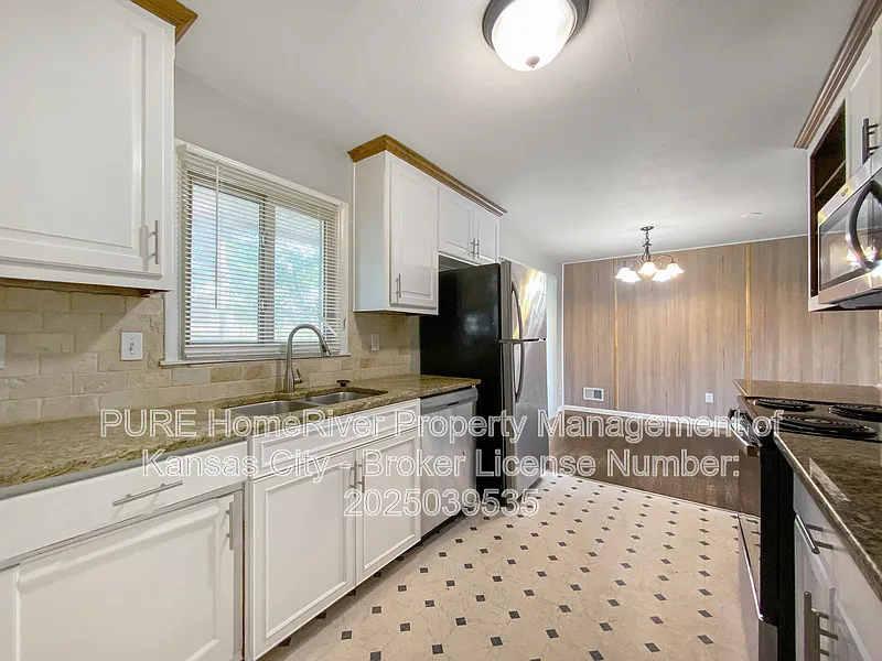 3 bed, 2.0 bath, 1054 sqft, $1,750 — Photo 2