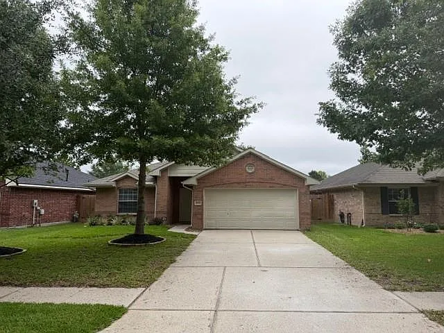 3 bed, 2.0 bath, 1916 sqft, $2,350 — Photo 3
