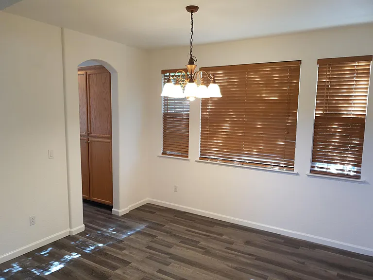 1442 Haven St — Photo 4
