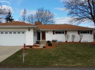 1060 Lakeside Dr, Owosso, MI 48867