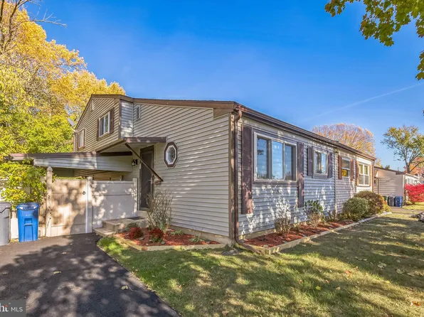 2895 Rossiter Ave, Abington, PA 19001