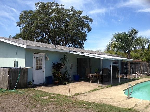 5th image of 1496 Cambridge Dr