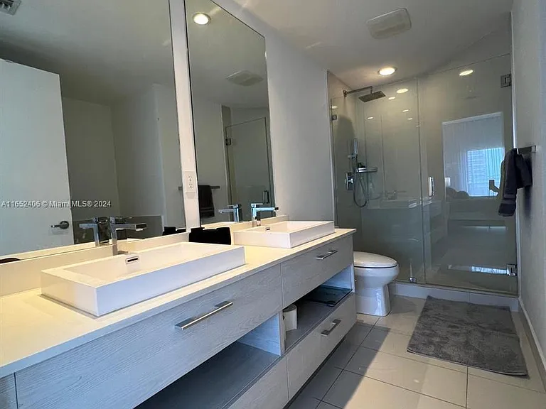 55 SW 9th St #3803 — Photo 3