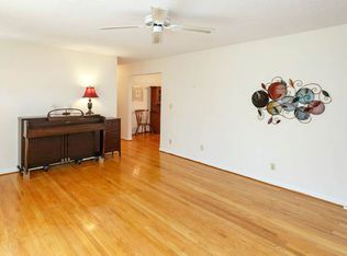 6203 Helenjean Way, Louisville, KY 40272