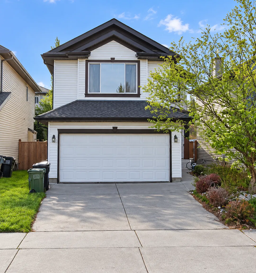 Spacious 3 Bedroom 2.5 Bath with Attached Garage in Riverbend — Photo 1