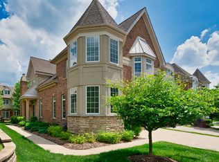 147 Roundtree Ct, Bloomingdale, IL 60108