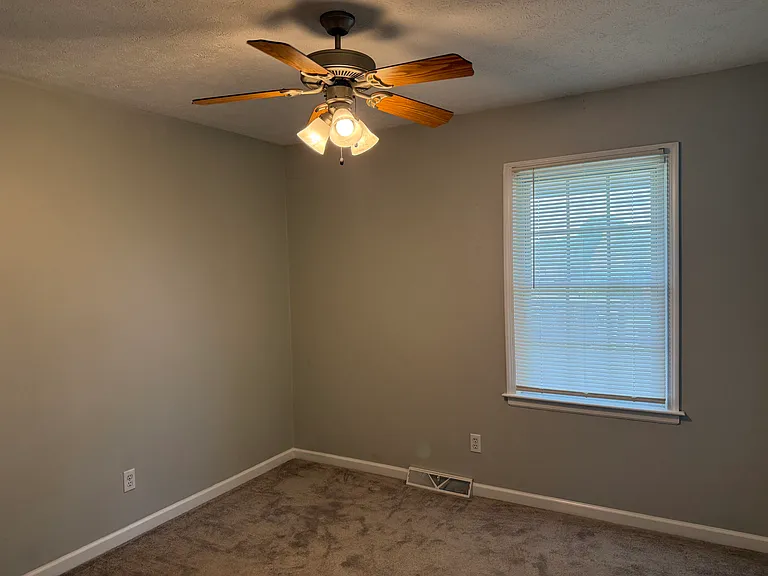 131 Bob Cir — Photo 18