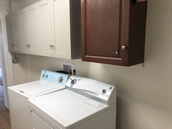 4th image of 130 E 2nd St #3